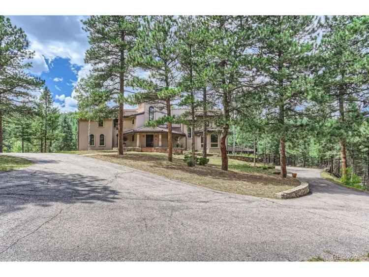 Single-family house For Sale in Evergreen, Colorado