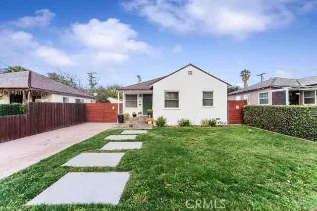 Single-family house For Sale in 821, South Workman Street, San Fernando, California