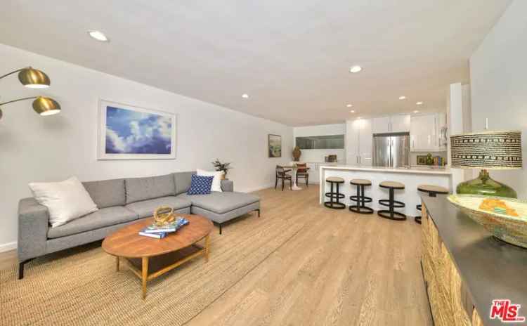 Condo For Sale in 11910, Mayfield Avenue, Los Angeles, California