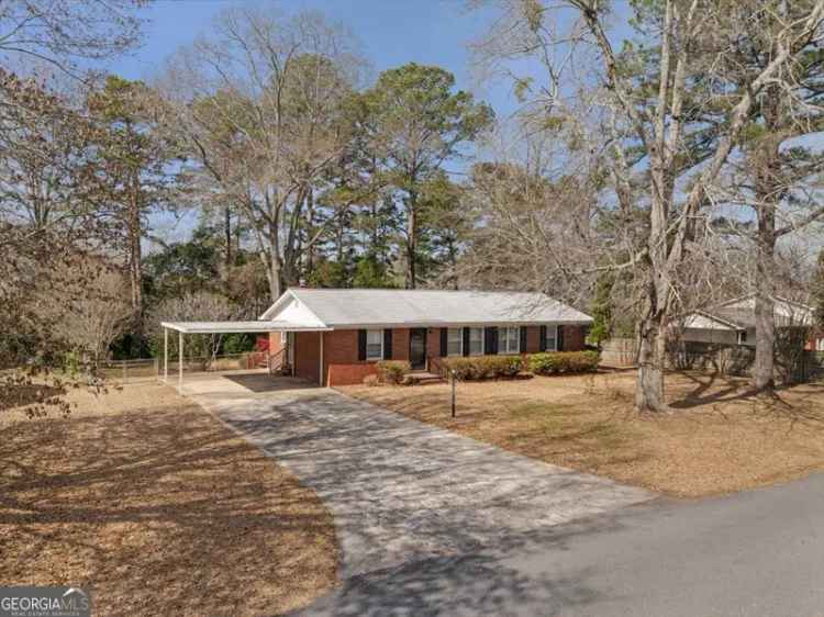 Single-family house For Sale in 203, Fleming Drive, Bonaire, Georgia