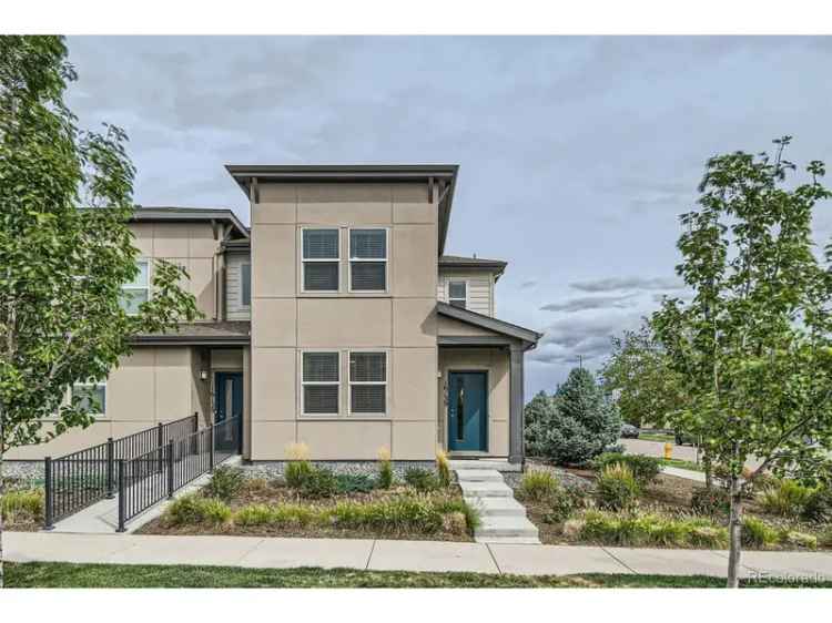 Single-family house For Sale in 16139, East Elk Drive, Denver, Colorado