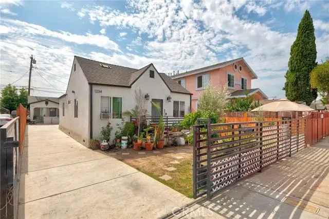 Multi-family house For Sale in 1234, East 76th Street, Los Angeles, California