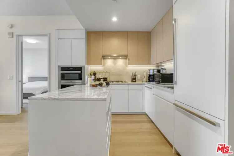 Condo For Sale in 877, Francisco Street, Los Angeles, California