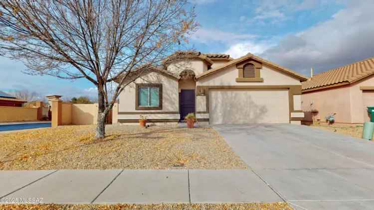 Single-family house For Sale in 84, West Calle Patio Lindo, Sahuarita, Arizona