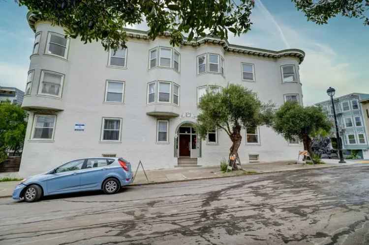 3 Bed 1 Bath Apartment near UCSF - Top Floor