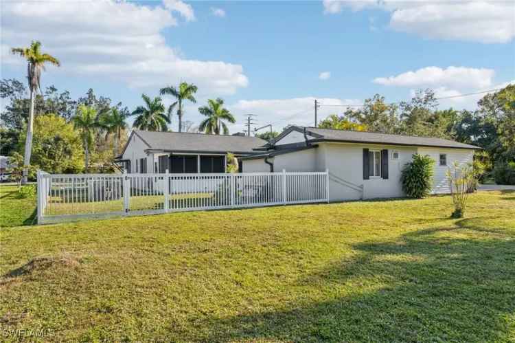 Single-family house For Sale in 3829, Edgewood Avenue, Fort Myers, Florida