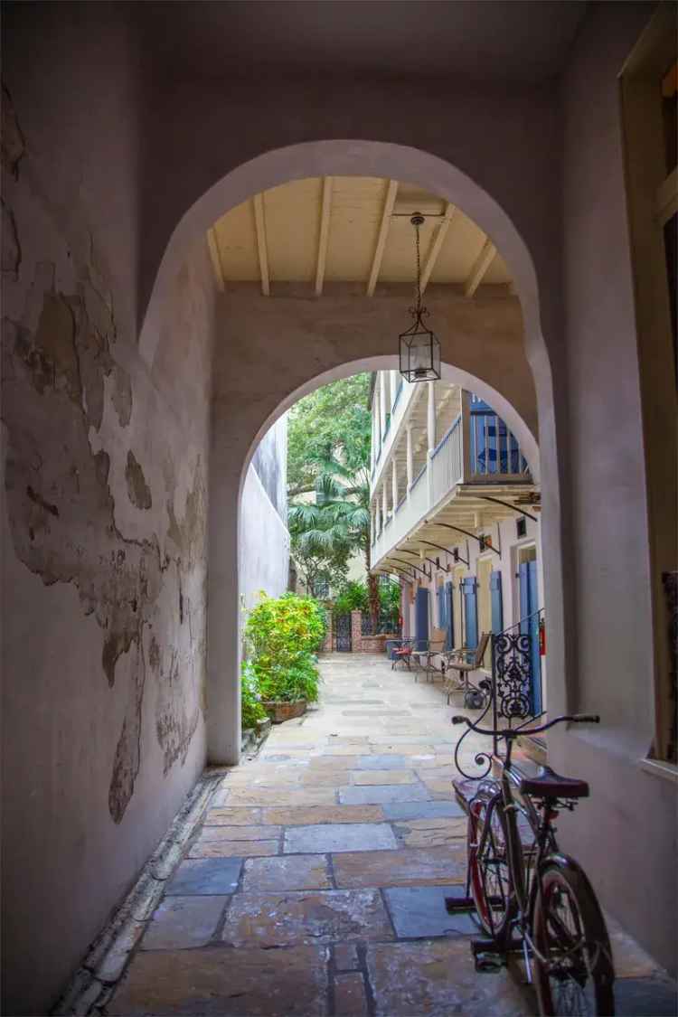 French Quarter One-Bedroom Apartment with Private Balcony