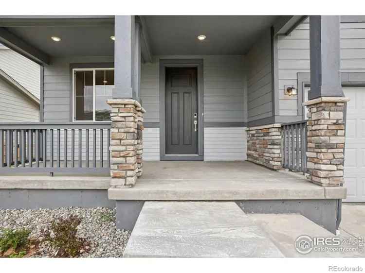 Single-family house For Sale in Windsor, Colorado