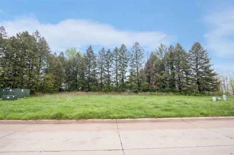 Land For Sale in 2941, Pine Hill Trace, Coralville, Iowa