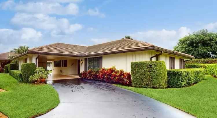 House For Sale in Atlantis, Florida