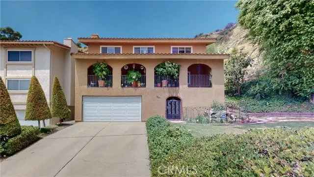 Single-family house For Sale in Burbank, California