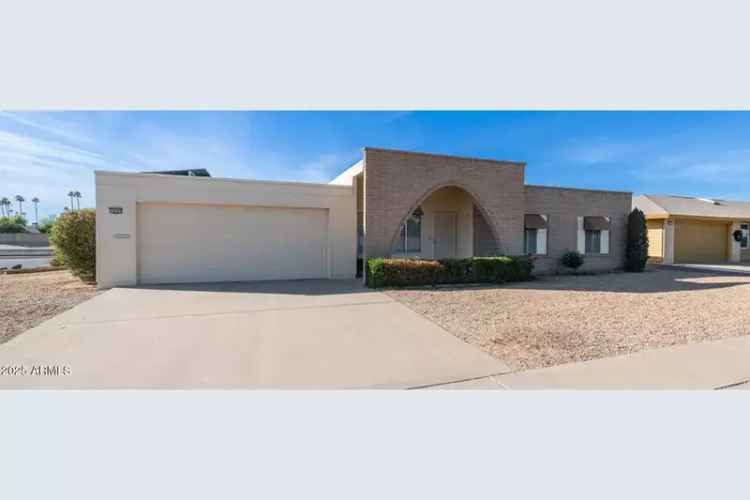 Single-family house For Sale in 14202, North Lakeforest Drive, Sun City, Arizona