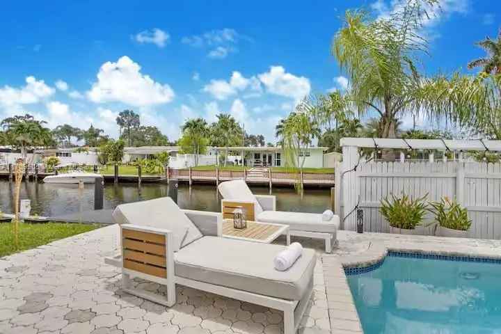 Single-family house For Sale in Fort Lauderdale, Florida