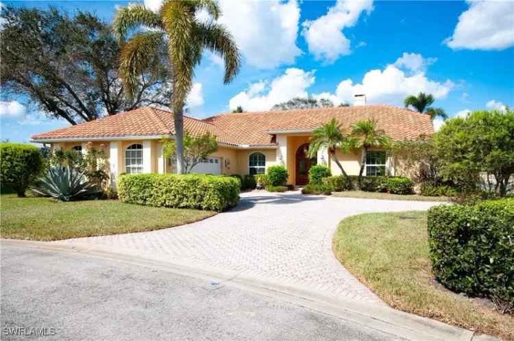 Single-family house For Sale in Bonita Springs, Florida