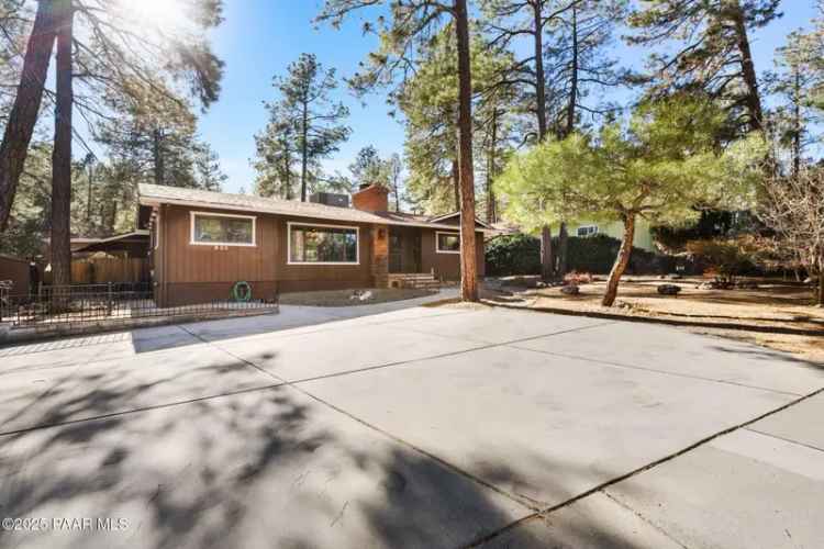 Single-family house For Sale in 836, East Pine Knoll Drive, Prescott, Arizona