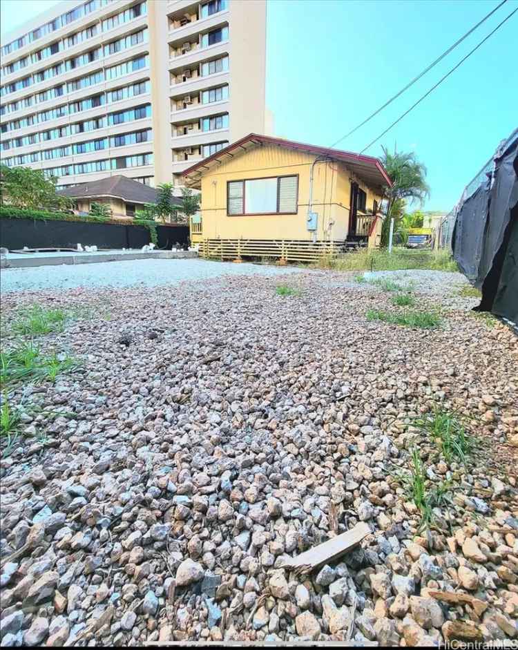 Multi-family house For Sale in 1139, Papaku Place, Honolulu, Hawaii