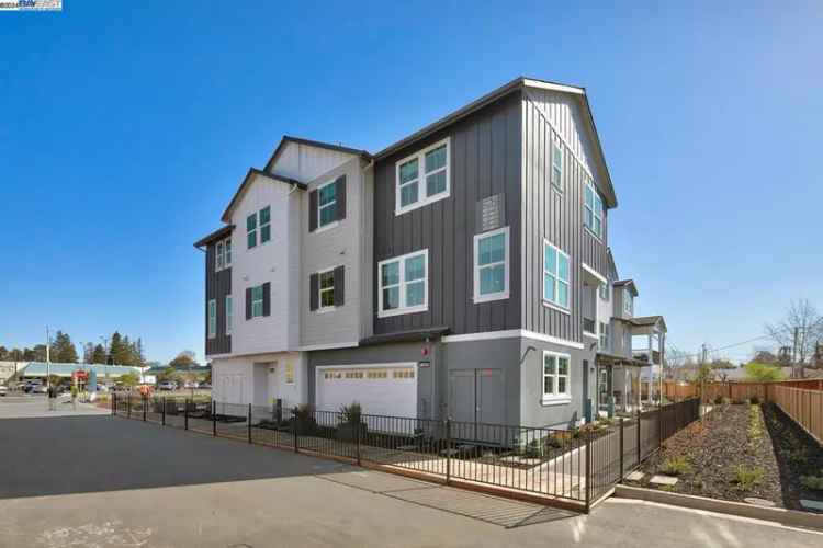 Condo For Sale in Concord, California