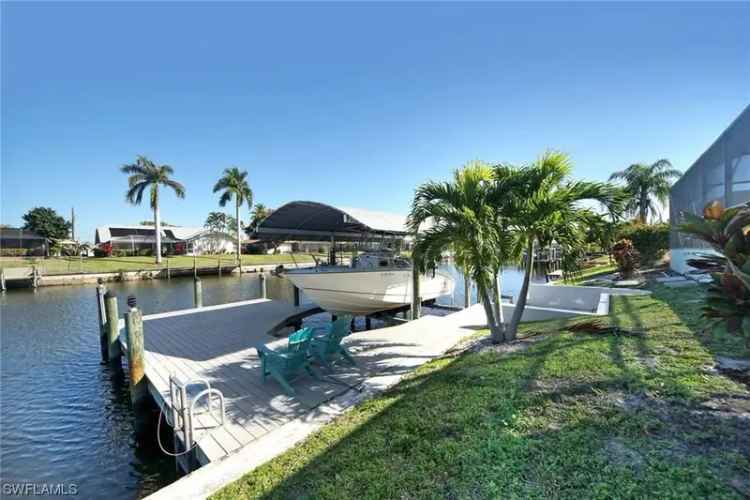 Single-family house For Sale in Cape Coral, Florida