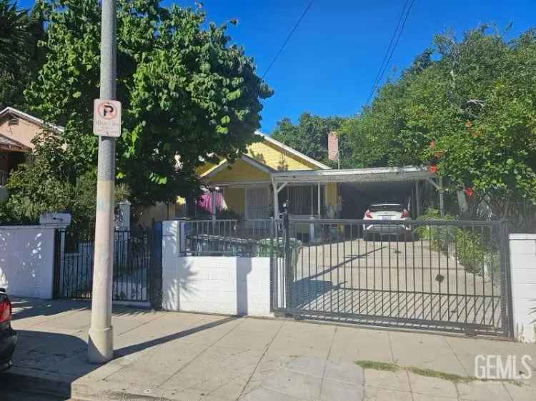 Multi-family house For Sale in 2305, West 2nd Street, Los Angeles, California