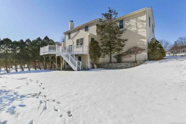 Single-family house For Sale in 128, Settlers Ridge Road, Milford, Connecticut