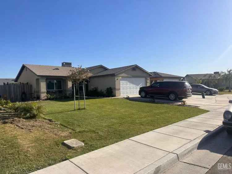 Single-family house For Sale in Bakersfield, California