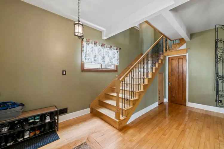 Single-family house For Sale in 5737, West Grace Street, Chicago, Illinois