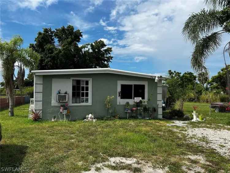 Multi-family house For Sale in 3530, South Street, Fort Myers, Florida