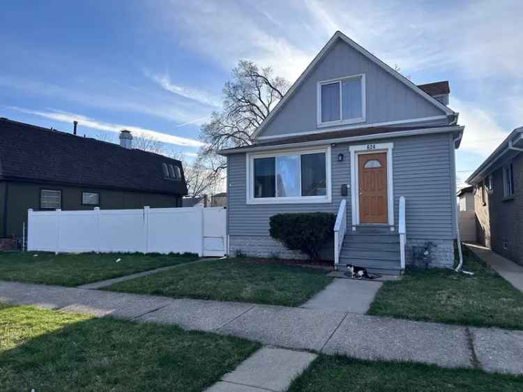 Single-family house For Sale in 624, 22nd Avenue, Bellwood, Illinois