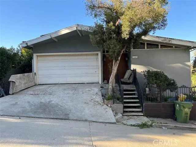 Single-family house For Sale in 1847, Fanning Street, Los Angeles, California