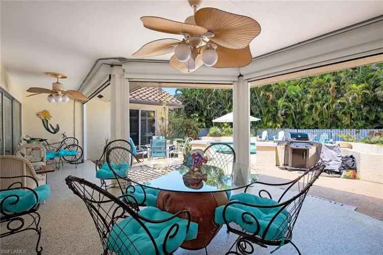 Single-family house For Sale in Naples, Florida