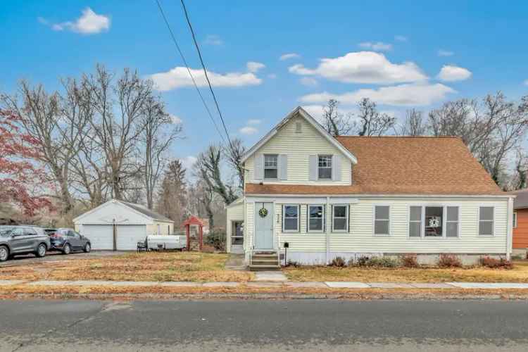 Single-family house For Sale in 426, Highland Avenue, Stratford, Connecticut