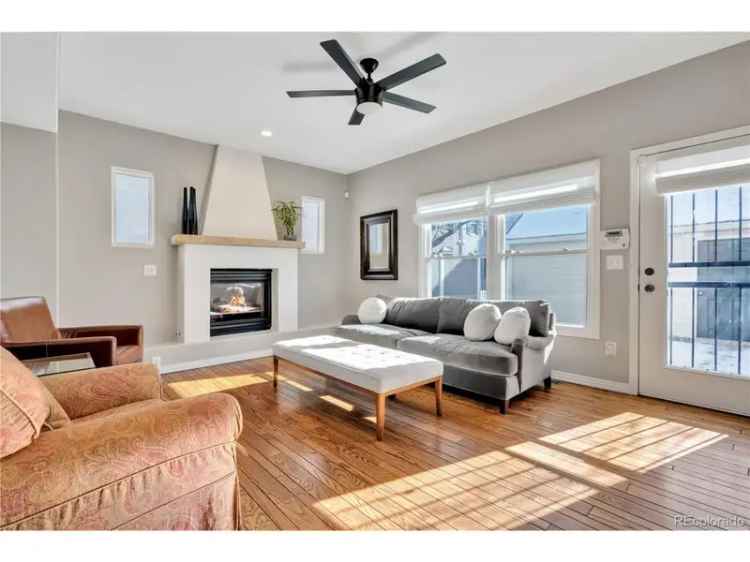 Single-family house For Sale in 916, Ivanhoe Street, Denver, Colorado