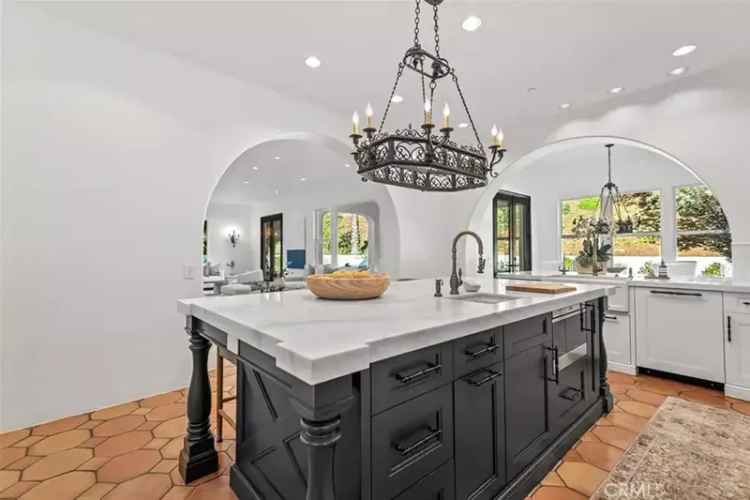 Single-family house For Sale in 26625, Mont Calabasas Drive, Calabasas, California