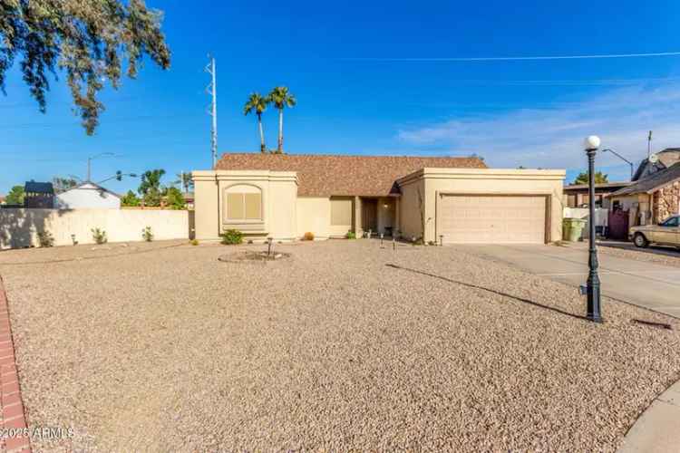 Single-family house For Sale in 5448, West Shaw Butte Drive, Glendale, Arizona