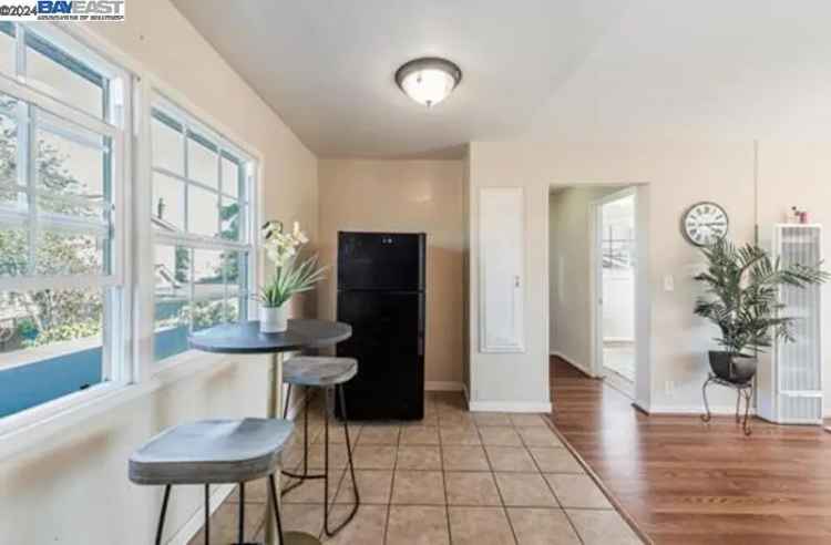 Multi-family house For Sale in 9280, D Street, Oakland, California