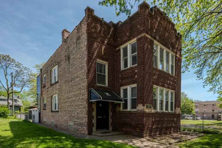 Multi-family house For Sale in 7845, South Ellis Avenue, Chicago, Illinois