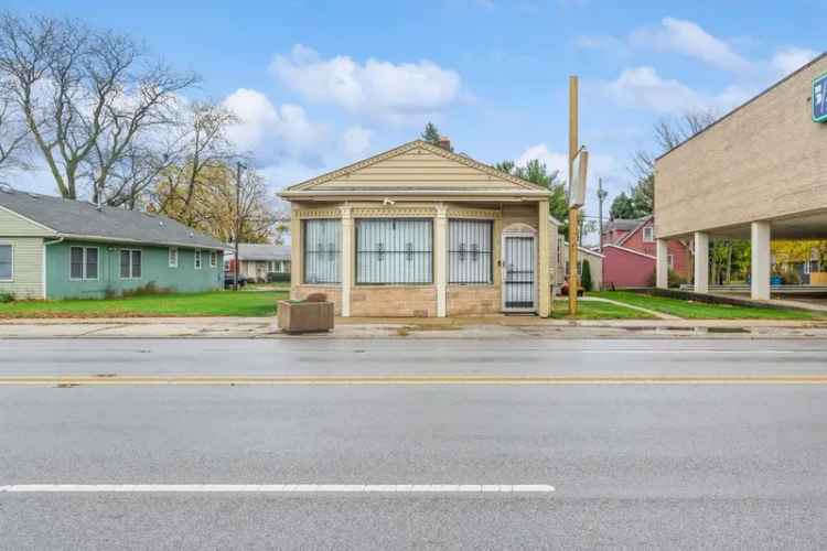 Multi-family house For Sale in 915, Burnham Avenue, Calumet City, Illinois