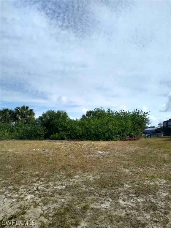 Land For Sale in Cape Coral, Florida