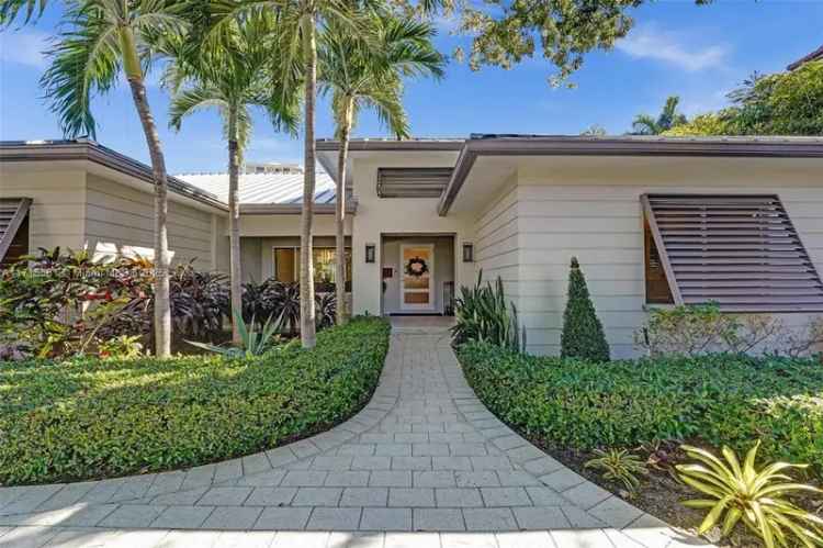 Single-family house For Sale in 1206, East Lake Drive, Fort Lauderdale, Florida