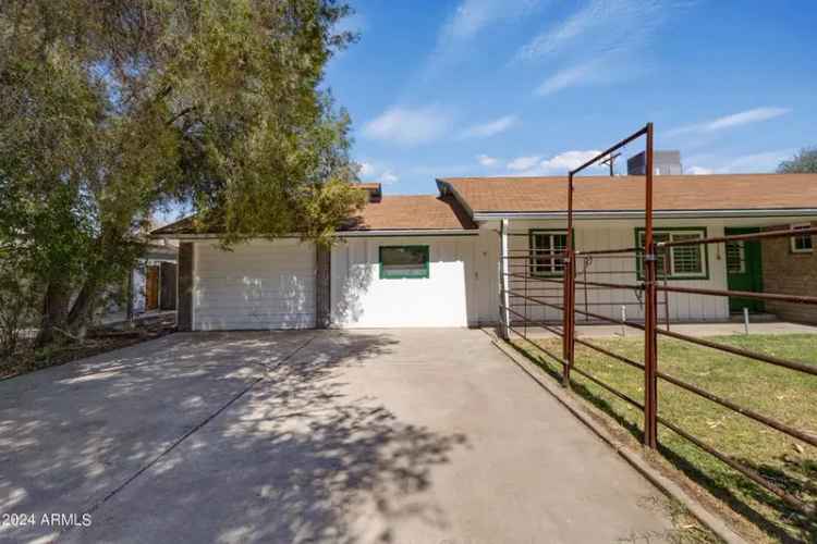 Single-family house For Sale in Tempe, Arizona