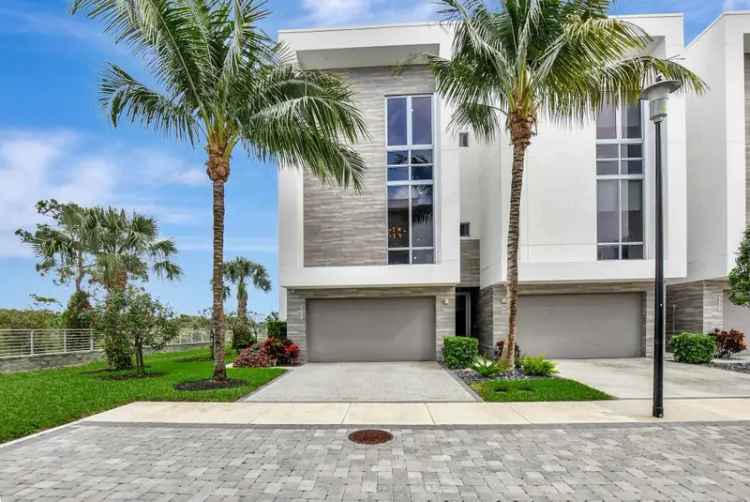 House For Sale in 4240, Northwest 17th Avenue, Boca Raton, Florida