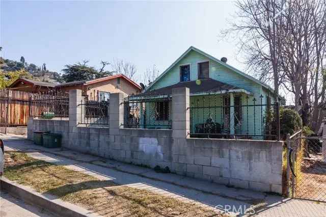 Multi-family house For Sale in 2908, Future Street, Los Angeles, California