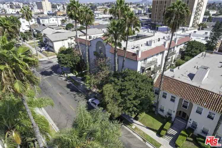 Condo For Sale in 102, South Manhattan Place, Los Angeles, California