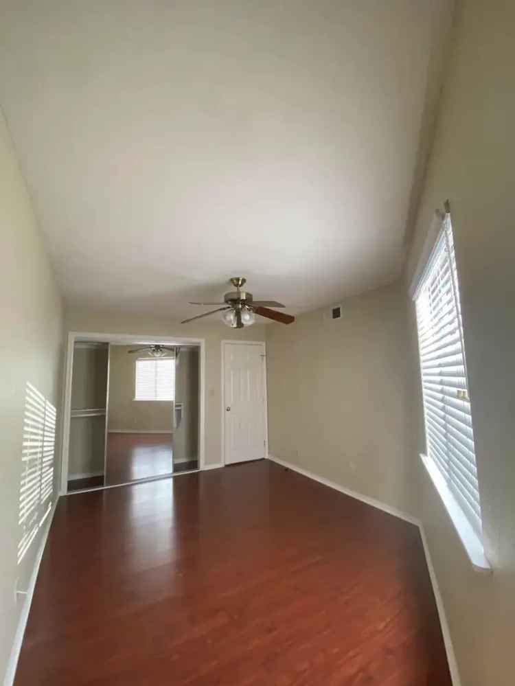 2-Bedroom Apartment with Modern Amenities in San Fernando Valley