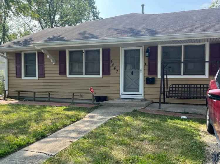 Single-family house For Sale in 4447, Balmoral Drive, Richton Park, Illinois