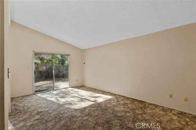 Single-family house For Sale in 7526, Thousand Oaks Drive, Los Angeles, California