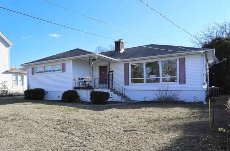 Single-family house For Sale in 86, Clover Street, Waterbury, Connecticut