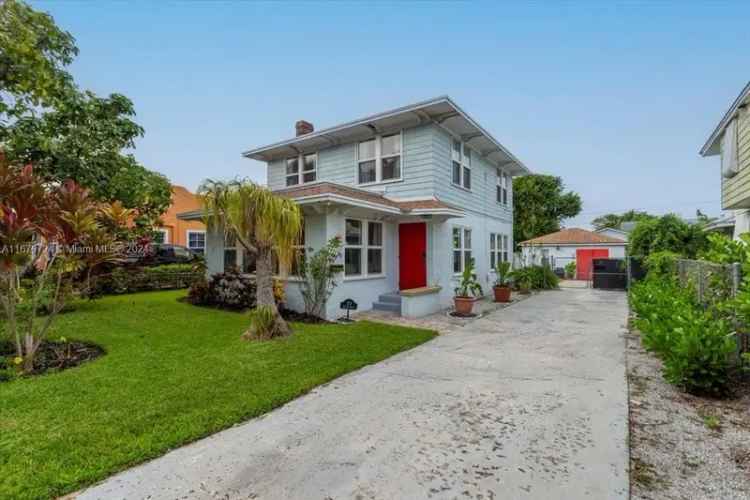 Single-family house For Sale in 313, Monroe Drive, West Palm Beach, Florida