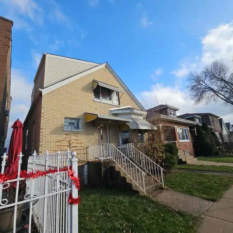 Single-family house For Sale in 1735, North Latrobe Avenue, Chicago, Illinois