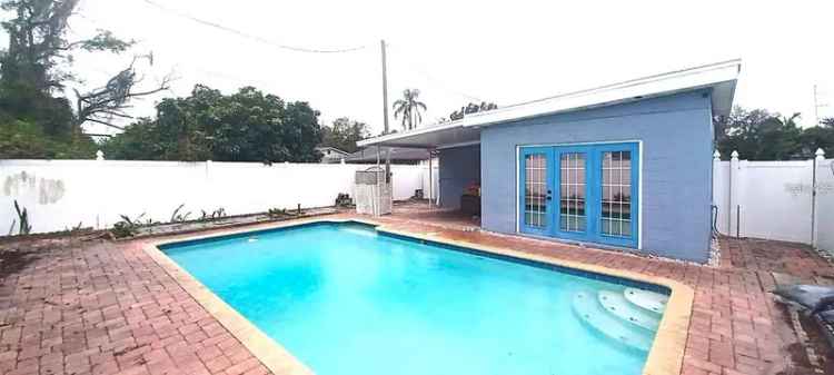 Single-family house For Sale in 1627, 28th Street North, Saint Petersburg, Florida